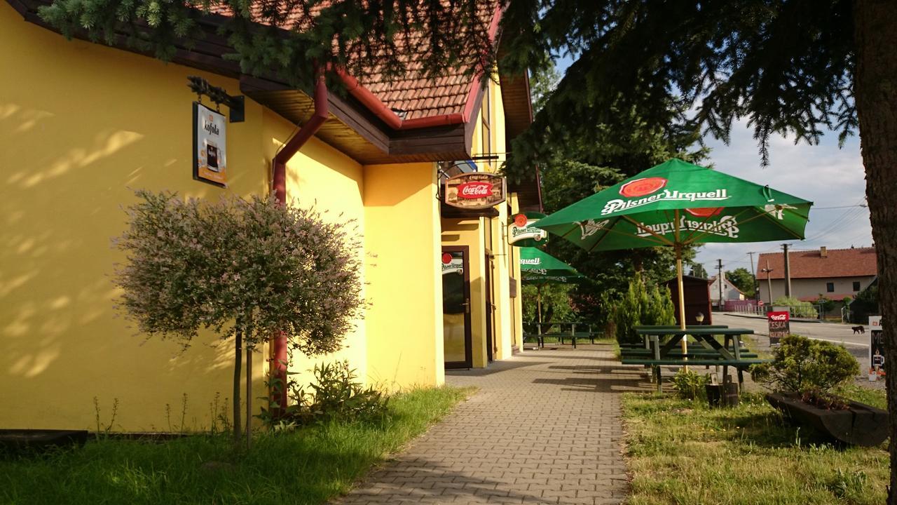 Restaurace Penzion Rafael Dlouha Brtnice Ngoại thất bức ảnh