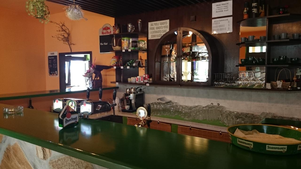 Restaurace Penzion Rafael Dlouha Brtnice Ngoại thất bức ảnh